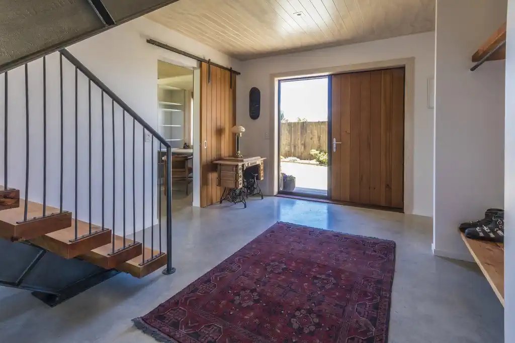 Hunt Place, entryway with staircase